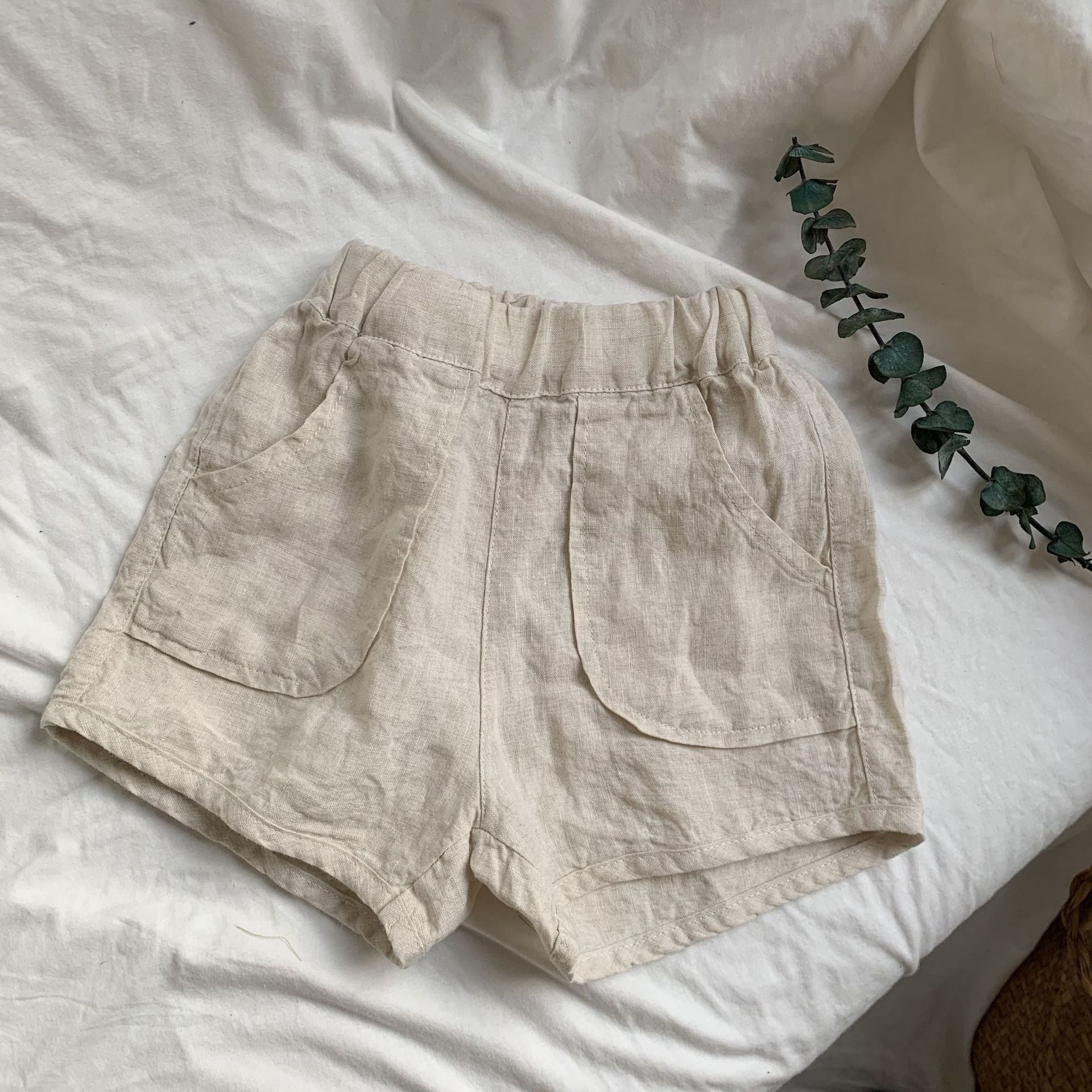 Women's Cargo-Pocket Linen Shorts