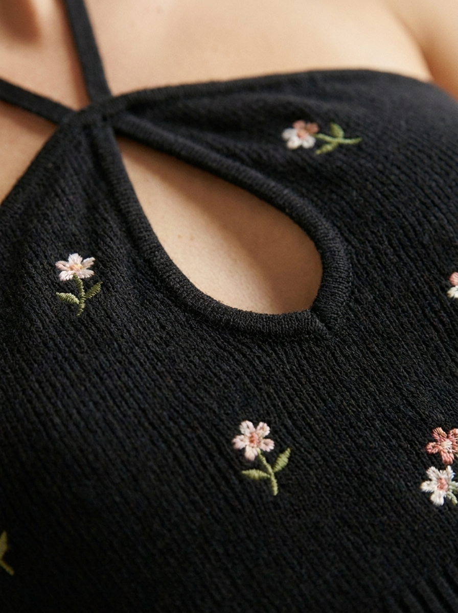 Close-up of the cut-out and floral buttons