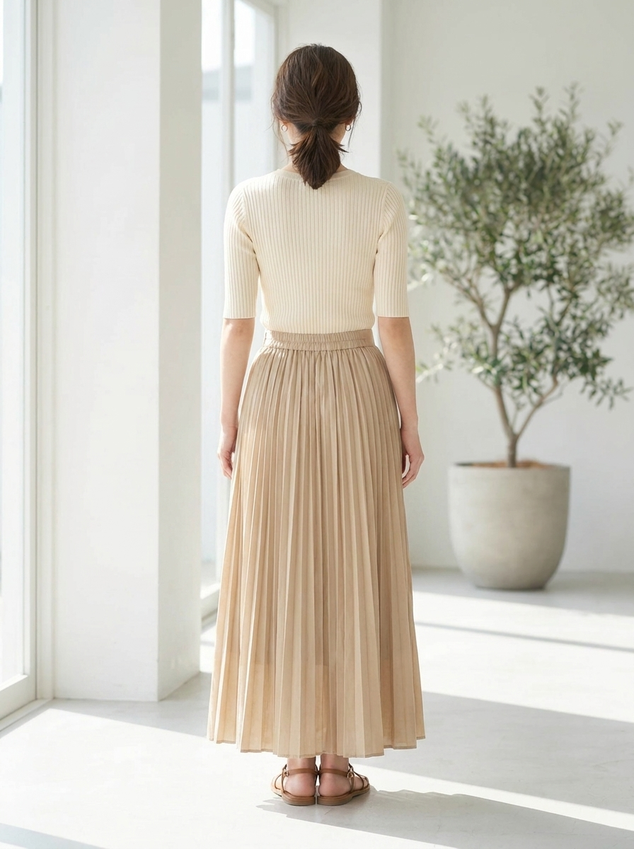 Cotton pleated maxi skirt back view