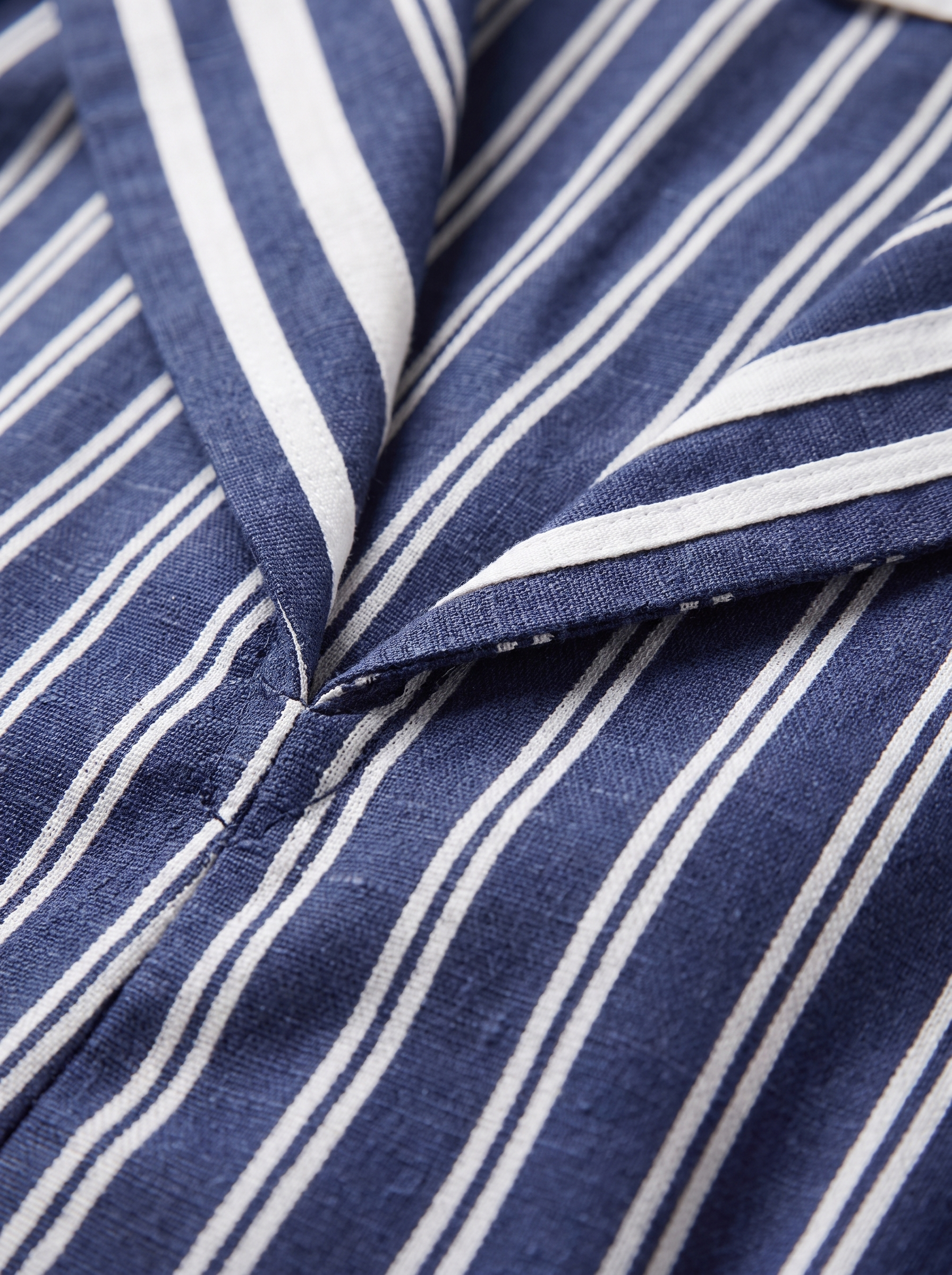 Sailor collar and cotton linen fabric detail