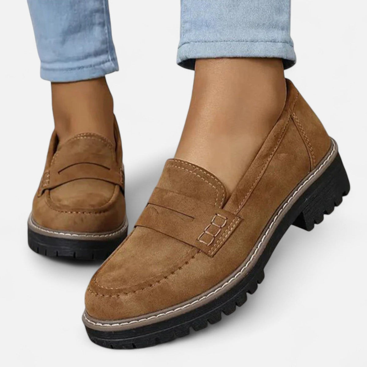 HARLOW — Women's Moc Toe Lug Sole Loafers