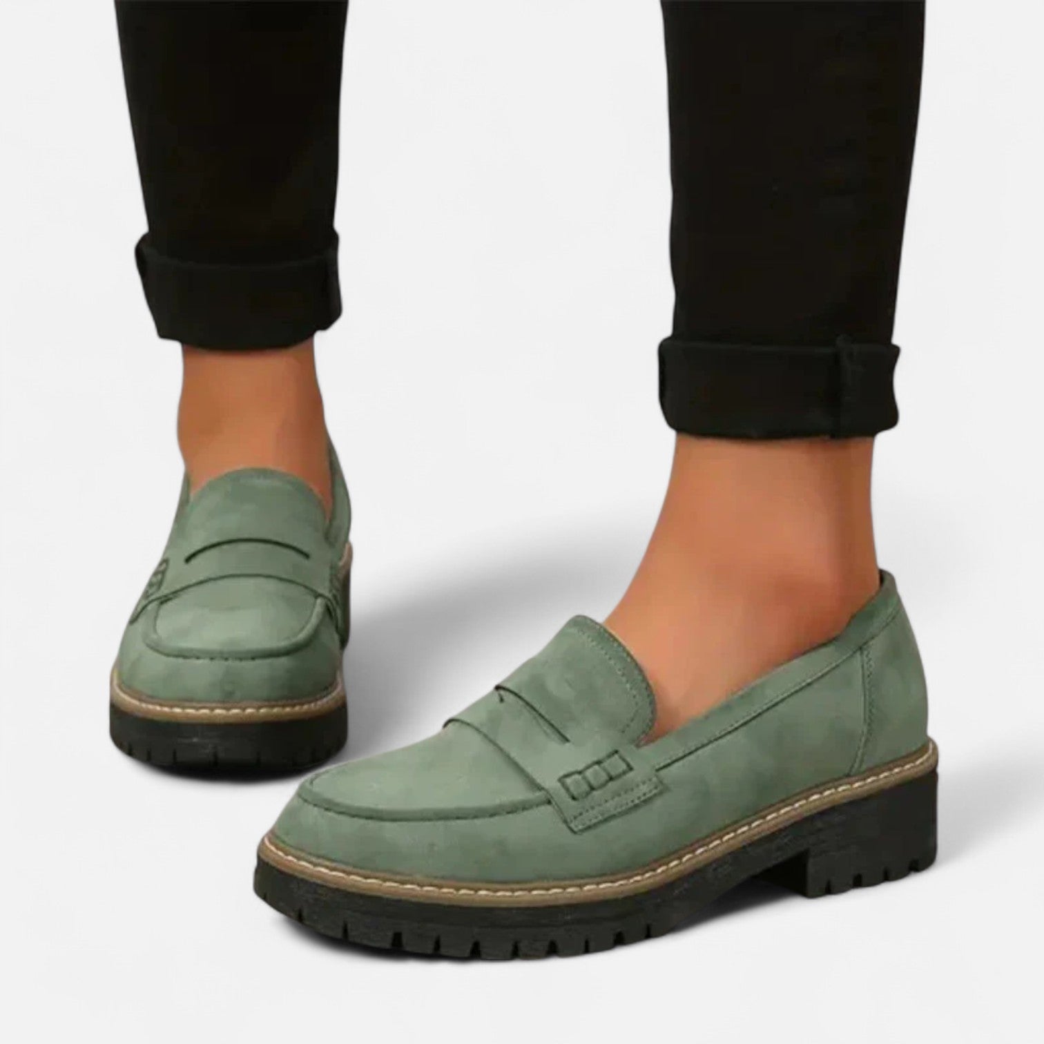 HARLOW — Women's Moc Toe Lug Sole Loafers